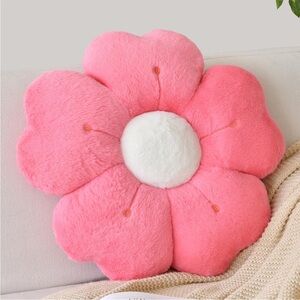 Floral decorative pillow